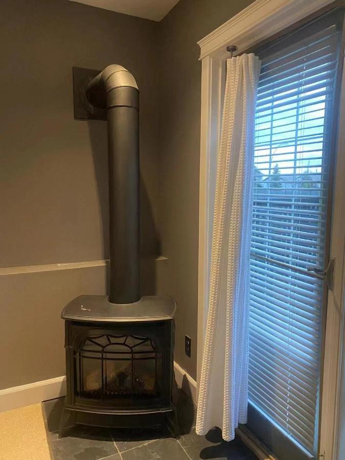 Lovely Home Calgary Extérieur photo