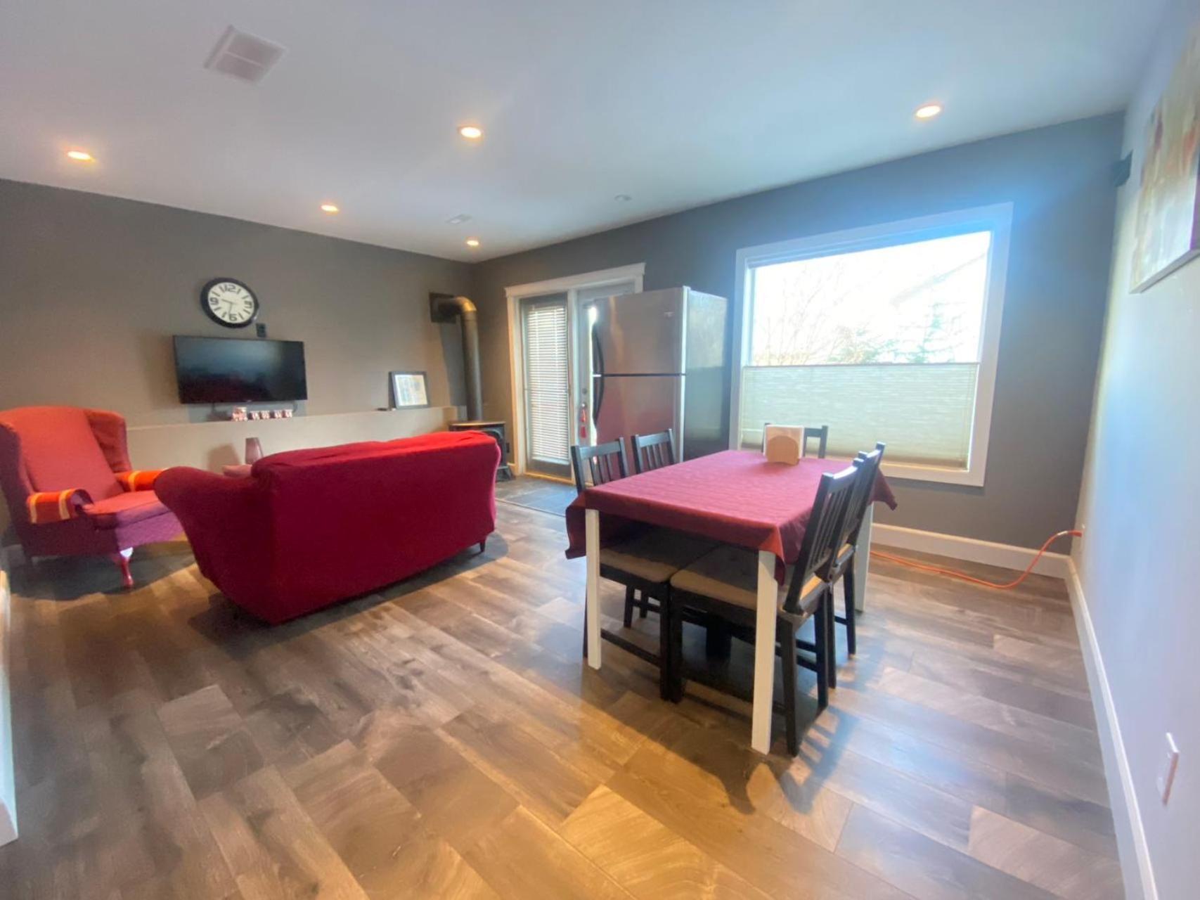 Lovely Home Calgary Extérieur photo